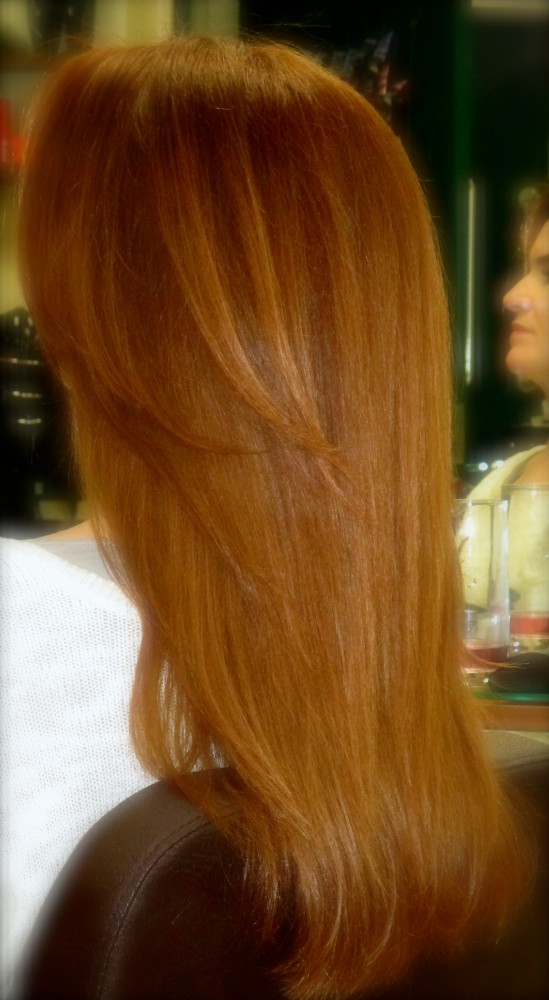 This Semi-Permanent colour has created Hi-Gloss. Ask us for more details.